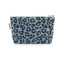  Rose in April // Pochette Sofia Leopard Blau