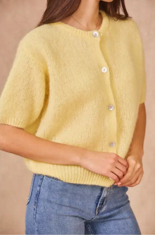  Calie Paris // Strickjacke Calie Kidmohair kurzarm Jaune