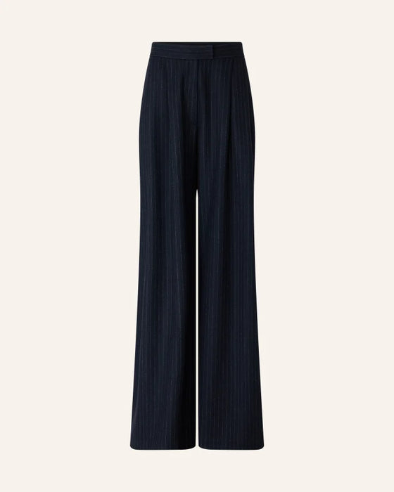 SESSUN // Hose Orozco Navysand