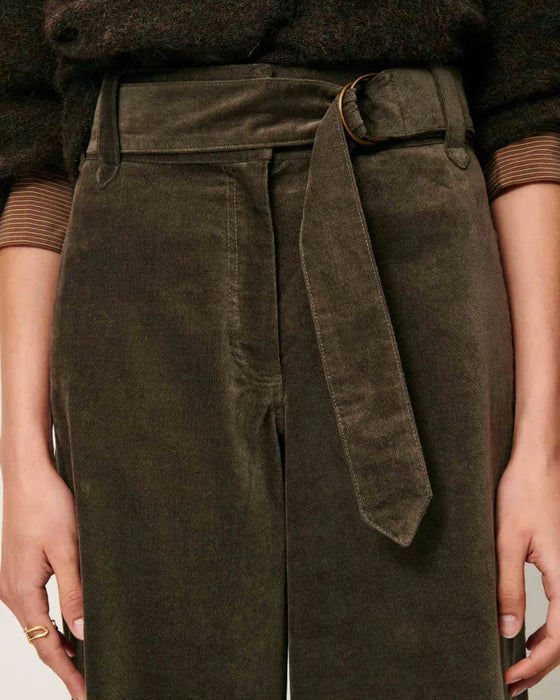 SESSUN // Hose Darm Lichen