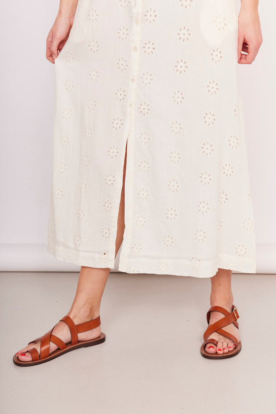 Maison Hotel // Kleid Elsa Schiffly Ivory
