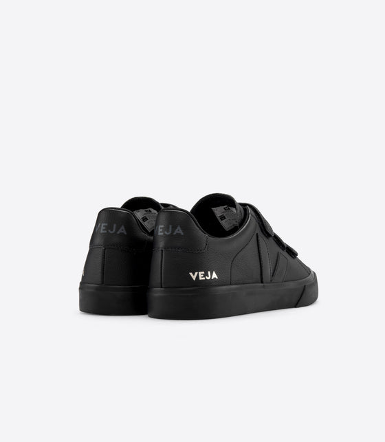 VEJA // Sneaker Recife Chromefree Full Black