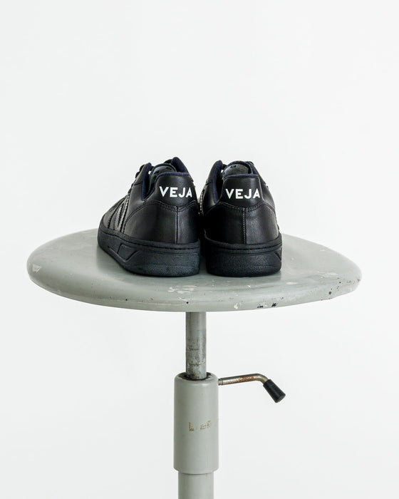VEJA  // Sneaker V-10 CWL All Black Vegan